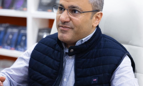 من هو الكاتب عبدالوهاب الرفاعي؟