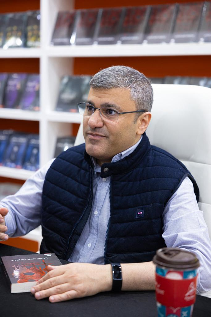 من هو الكاتب عبدالوهاب الرفاعي؟