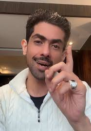 من هو أسامة المسلم؟