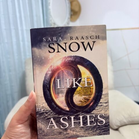 Snow Like Ashes - Sara Raasch