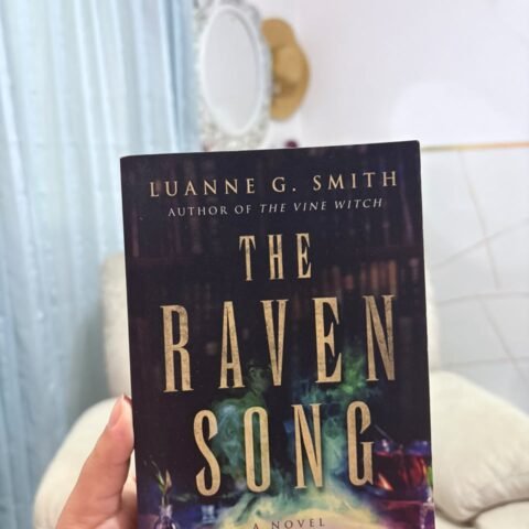 The Raven Song - Luanne G. Smith