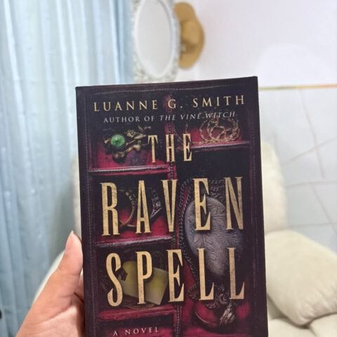 The Raven Spell - Luanne G. Smith