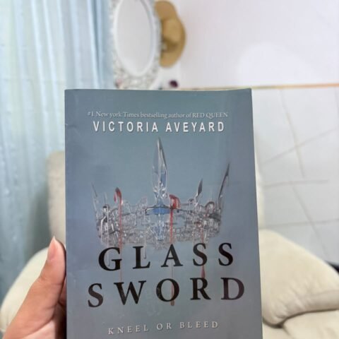 Glass Sword - Victoria Aveyard